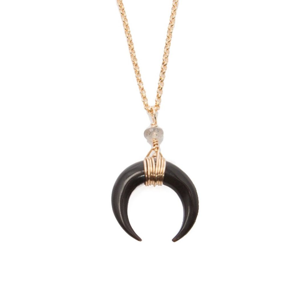 Crescent horn necklace black
