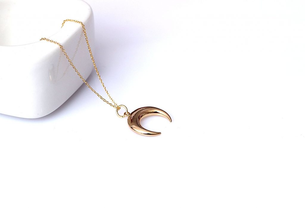 Crescent horn necklace gold